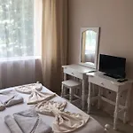 Guest Luxor 게스트하우스 프리모르스코
