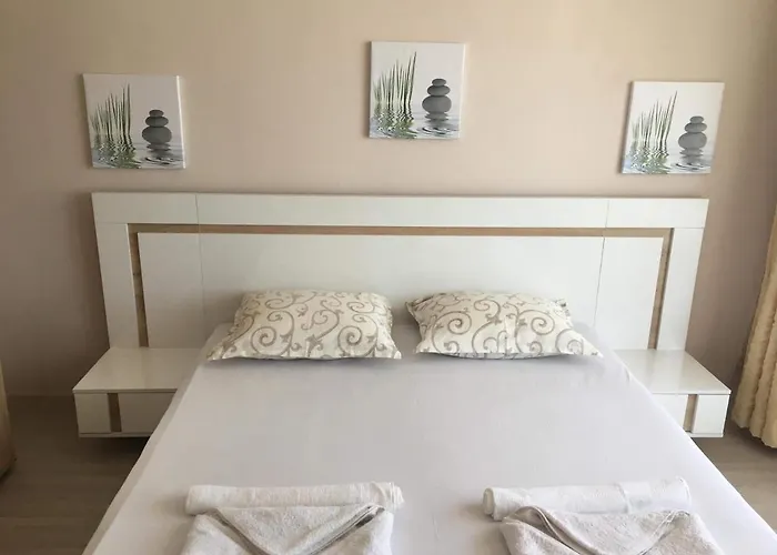 Guest Luxor Affittacamere 3*